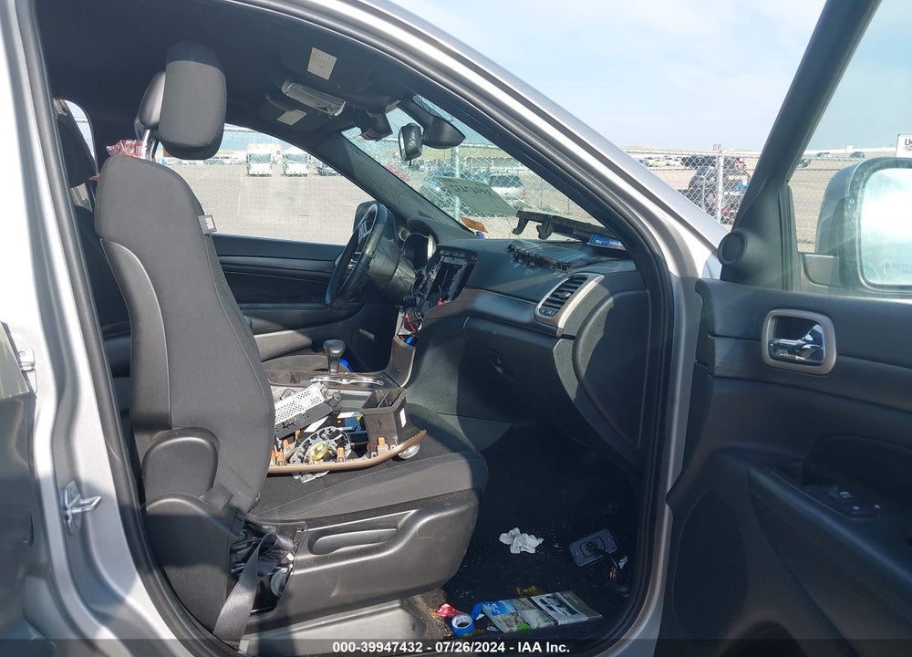 2015 JEEP GRAND CHEROKEE LAREDO VIN: 1C4RJFAG3FC898698
