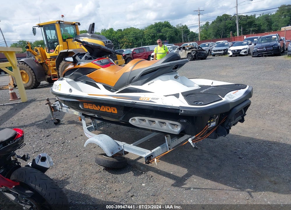2014 SEA DOO --- VIN: YDV26819I314