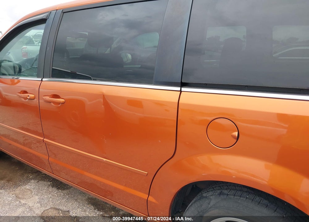 2011 DODGE GRAND CARAVAN CREW VIN: 2D4RN5DG1BR751469