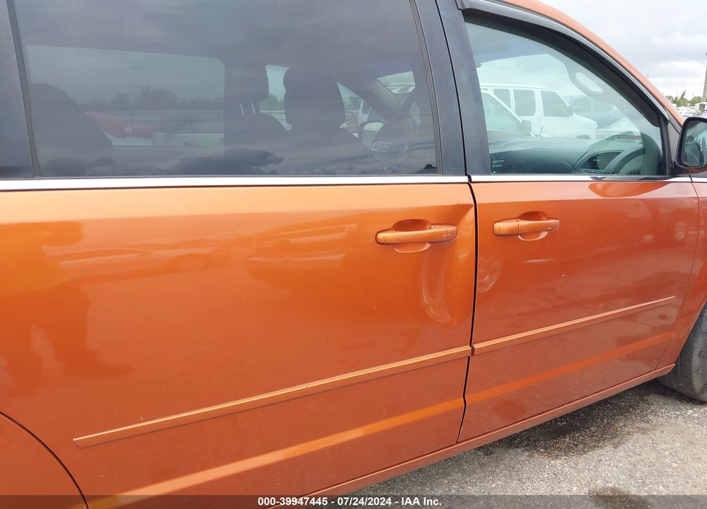 2011 DODGE GRAND CARAVAN CREW VIN: 2D4RN5DG1BR751469