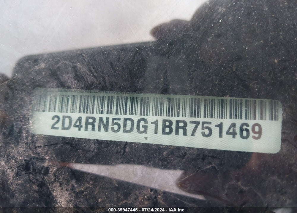 2011 DODGE GRAND CARAVAN CREW VIN: 2D4RN5DG1BR751469