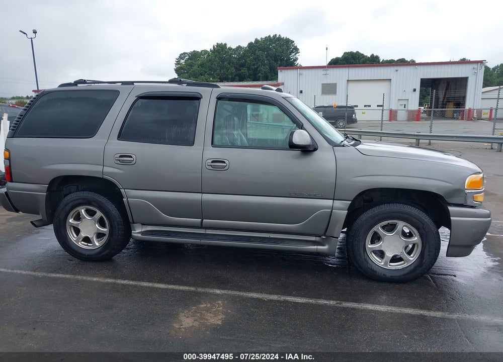 2005 GMC YUKON DENALI VIN: 1GKEK63U55J102028