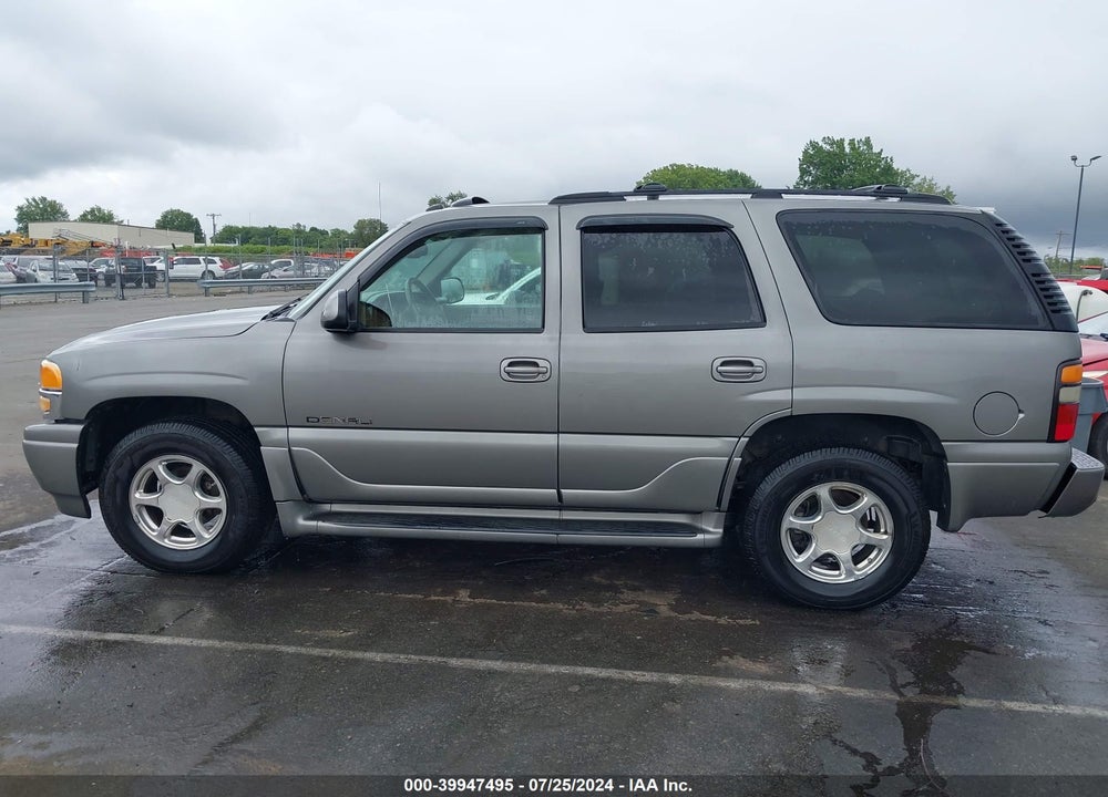 2005 GMC YUKON DENALI VIN: 1GKEK63U55J102028