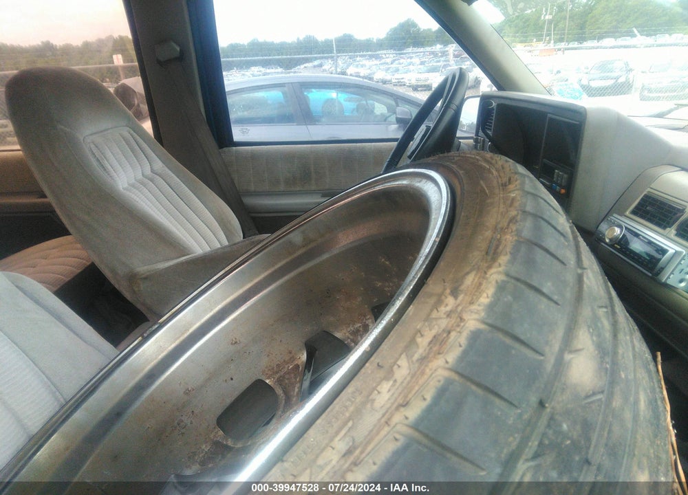 1993 CHEVROLET SUBURBAN K1500 VIN: 1GNFK16KXPJ414692