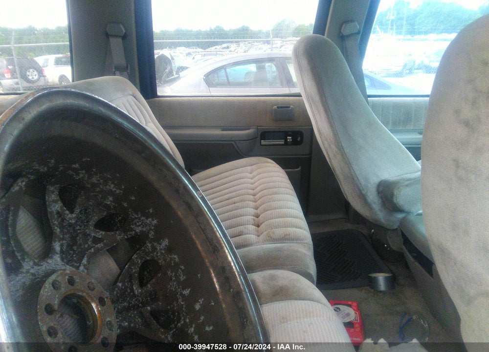 1993 CHEVROLET SUBURBAN K1500 VIN: 1GNFK16KXPJ414692