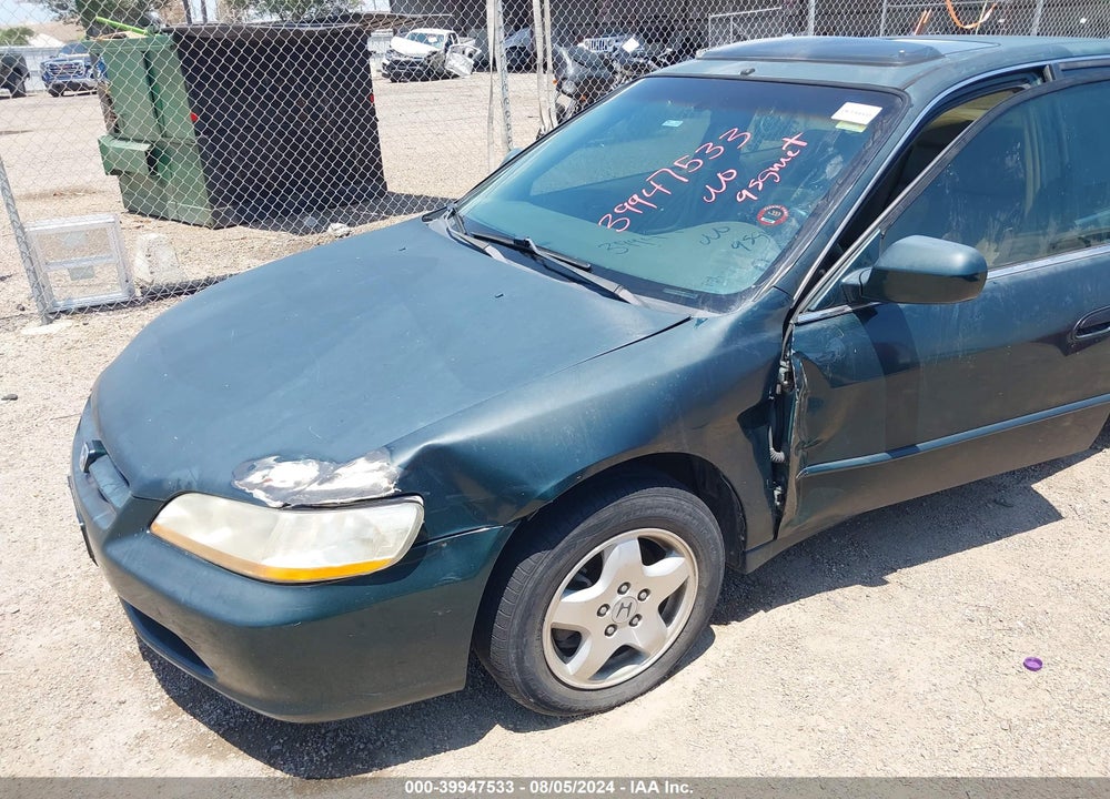 1999 HONDA ACCORD EX V6 VIN: 1HGCG1653XA034490