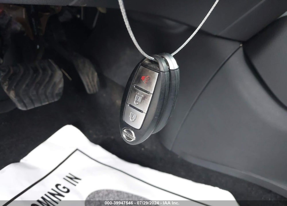 2014 NISSAN ROGUE SV VIN: 5N1AT2MV1EC850640