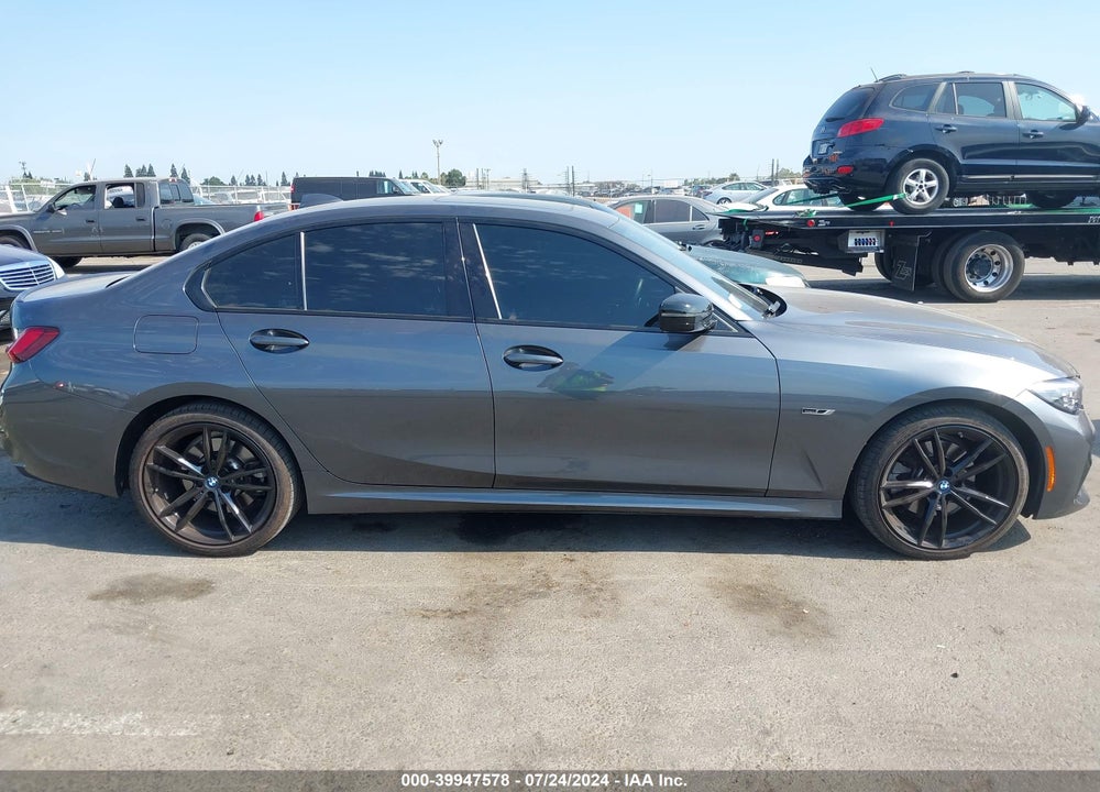 2022 BMW 3 SERIES 330E VIN: 3MW5P7J01N8C37132