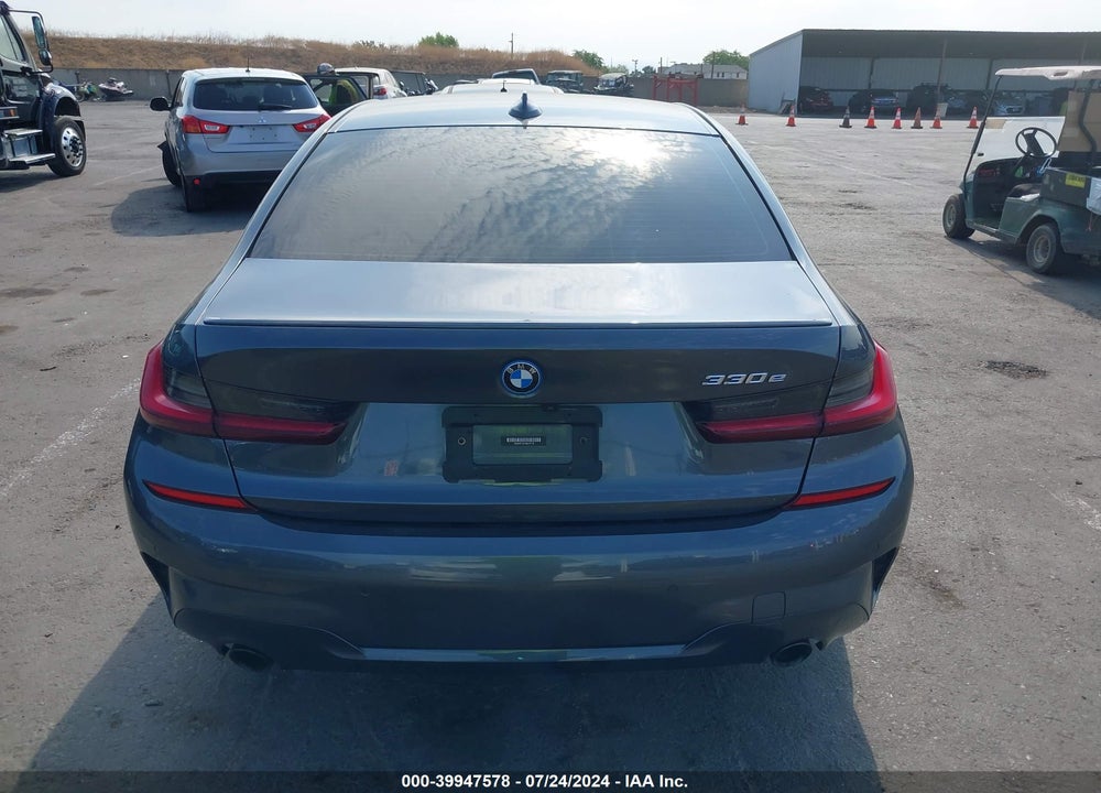 2022 BMW 3 SERIES 330E VIN: 3MW5P7J01N8C37132