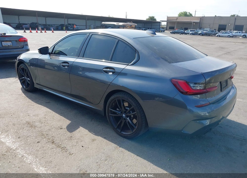 2022 BMW 3 SERIES 330E VIN: 3MW5P7J01N8C37132