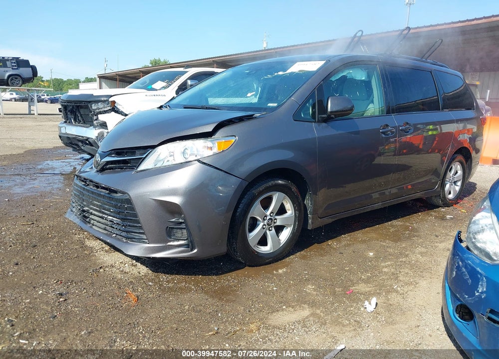 2018 TOYOTA SIENNA LE 8 PASSENGER VIN: 5TDKZ3DC2JS904158