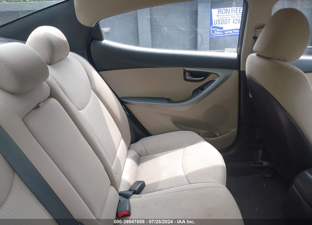 2014 HYUNDAI ELANTRA SE VIN: 5NPDH4AE4EH530106