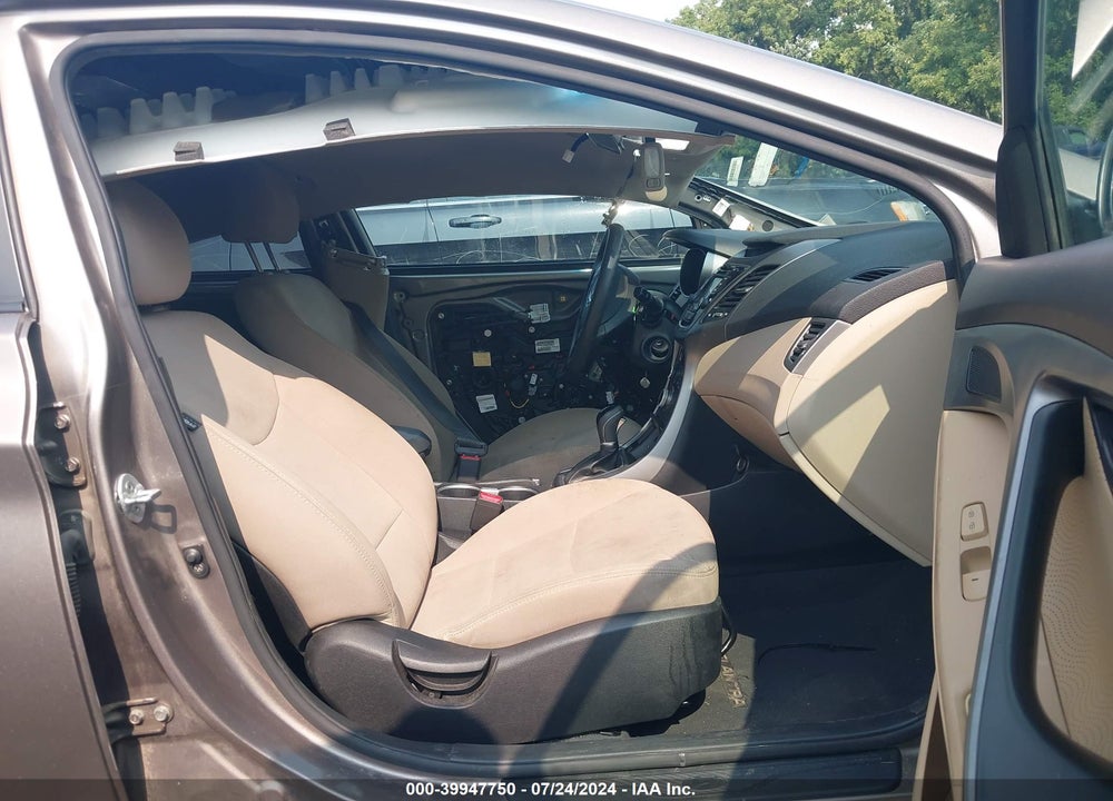 2016 HYUNDAI ELANTRA SE VIN: 5NPDH4AE2GH755630