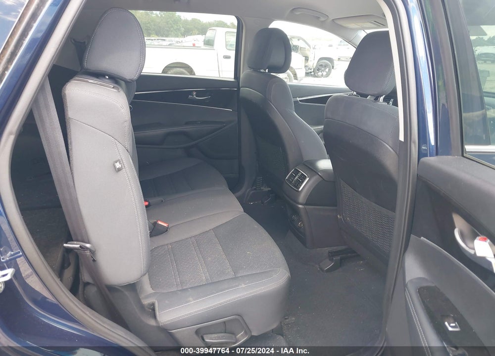 2016 KIA SORENTO 3.3L LX VIN: 5XYPG4A56GG003422