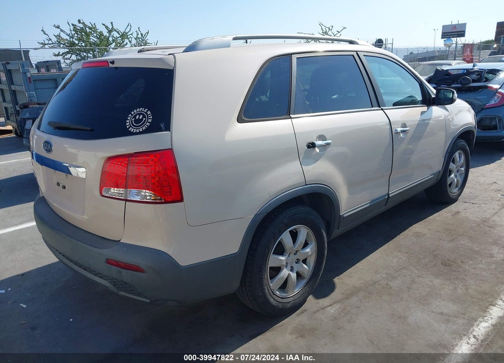 2011 KIA SORENTO LX VIN: 5XYKT4A17BG116257