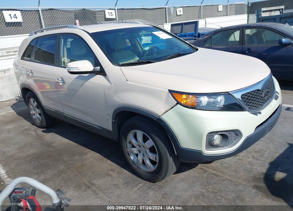 2011 KIA SORENTO LX VIN: 5XYKT4A17BG116257