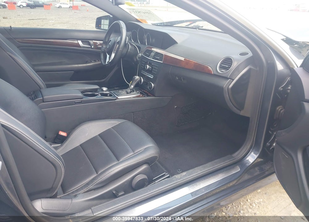 2014 MERCEDES-BENZ C 350 SPORT VIN: WDDGJ5HB6EG267727