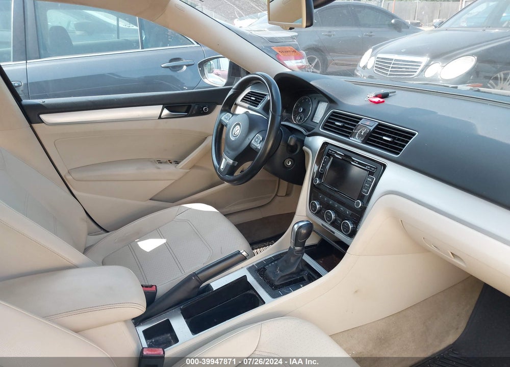 2012 VOLKSWAGEN PASSAT 2.5L SE VIN: 1VWBP7A39CC009950