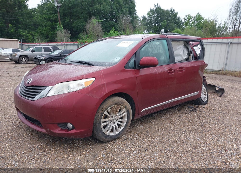 2014 TOYOTA SIENNA XLE V6 8 PASSENGER VIN: 5TDYK3DC4ES418116