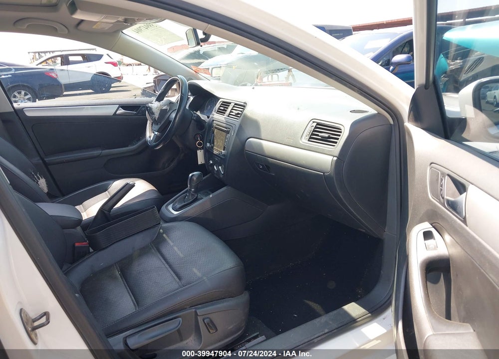 2013 VOLKSWAGEN JETTA 2.5L SE VIN: 3VWDP7AJ2DM441299