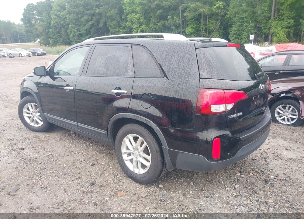 2015 KIA SORENTO LX VIN: 5XYKT3A65FG563861