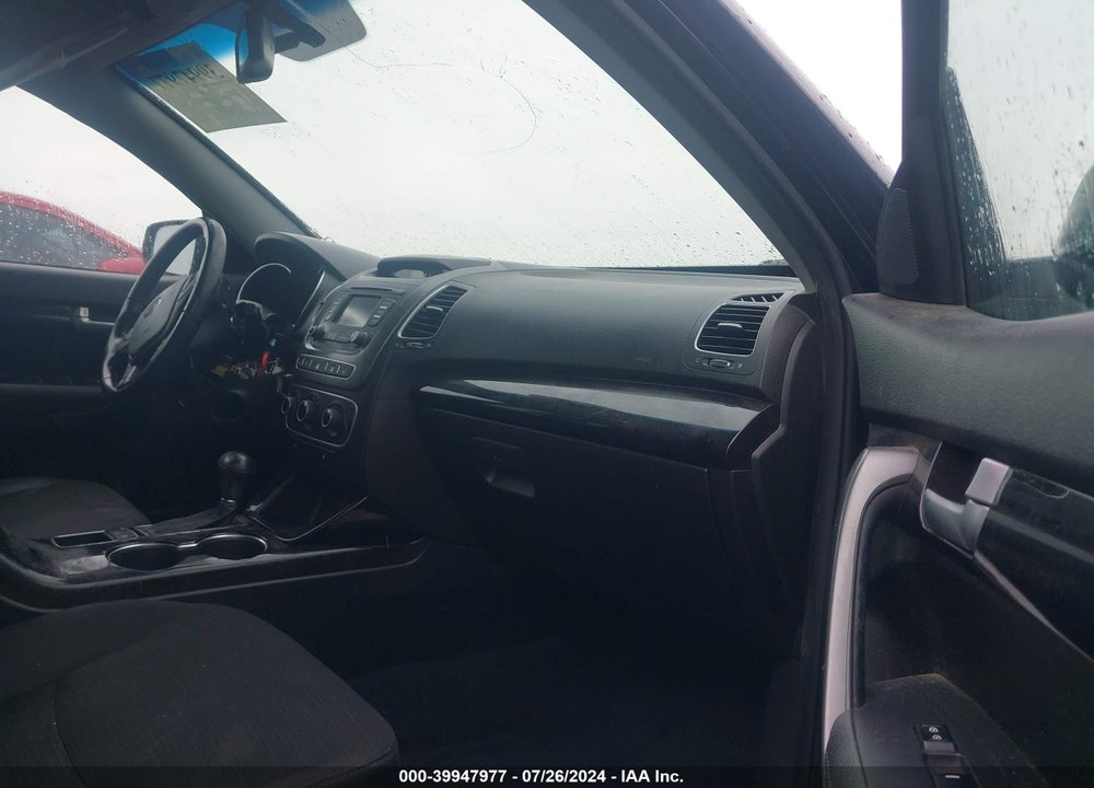 2015 KIA SORENTO LX VIN: 5XYKT3A65FG563861