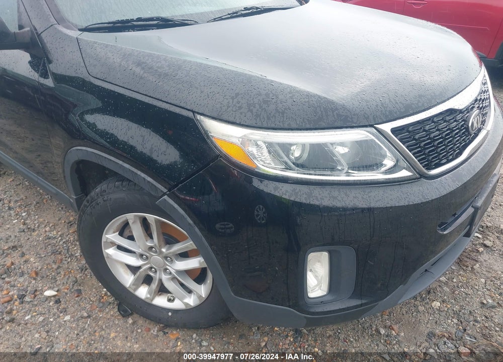2015 KIA SORENTO LX VIN: 5XYKT3A65FG563861