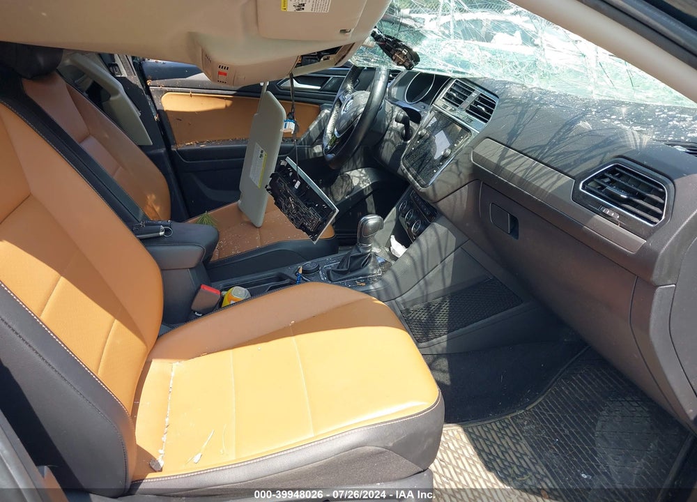 2018 VOLKSWAGEN TIGUAN 2.0T SE/2.0T SEL VIN: 3VV2B7AX6JM139122