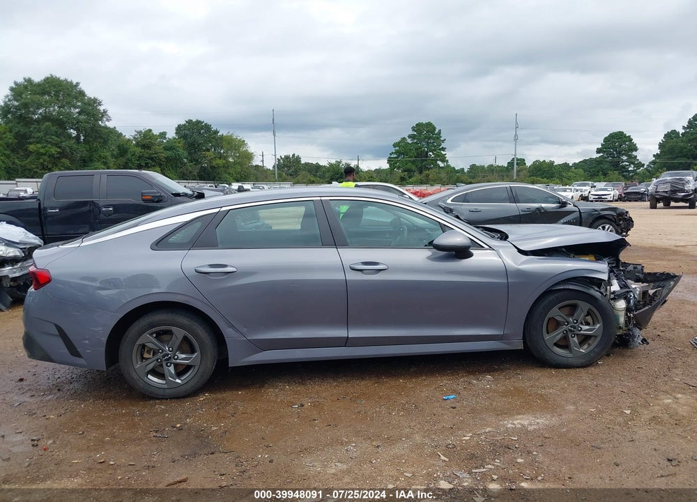 2022 KIA K5 LX VIN: 5XXG24J27NG107195