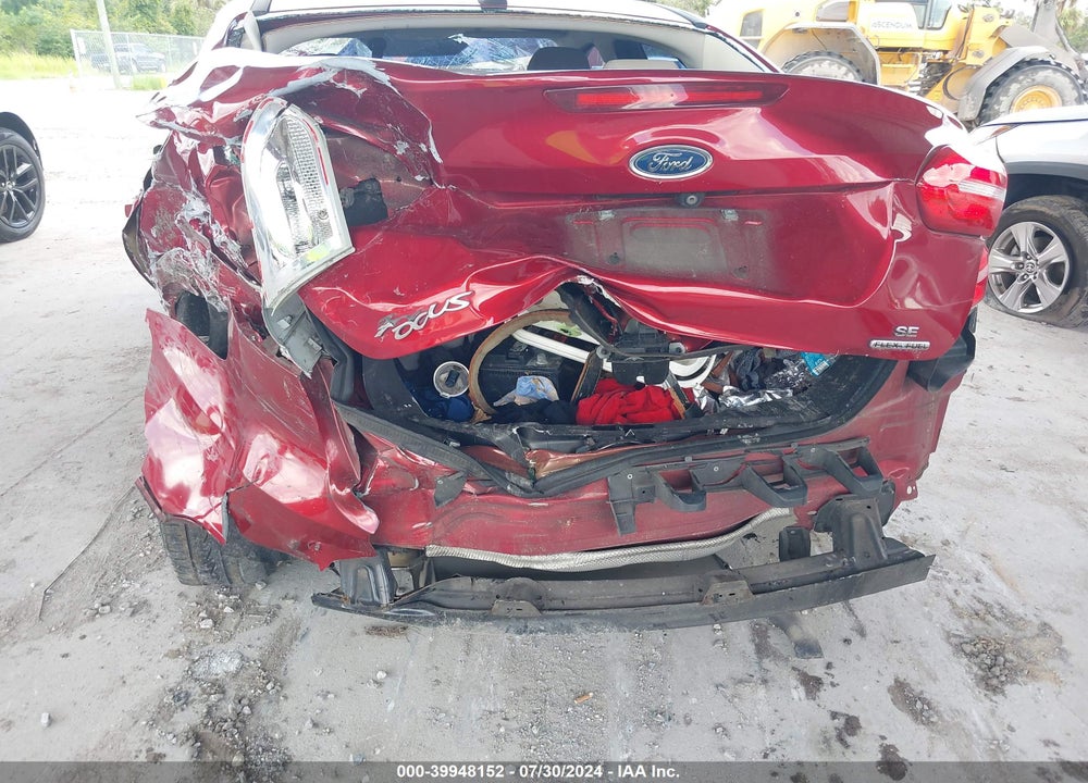 2015 FORD FOCUS SE VIN: 1FADP3F20FL382230