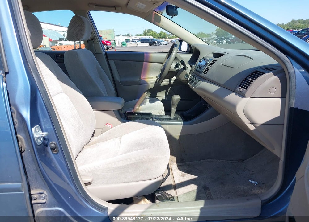 2004 TOYOTA CAMRY LE VIN: 4T1BE32K04U828263