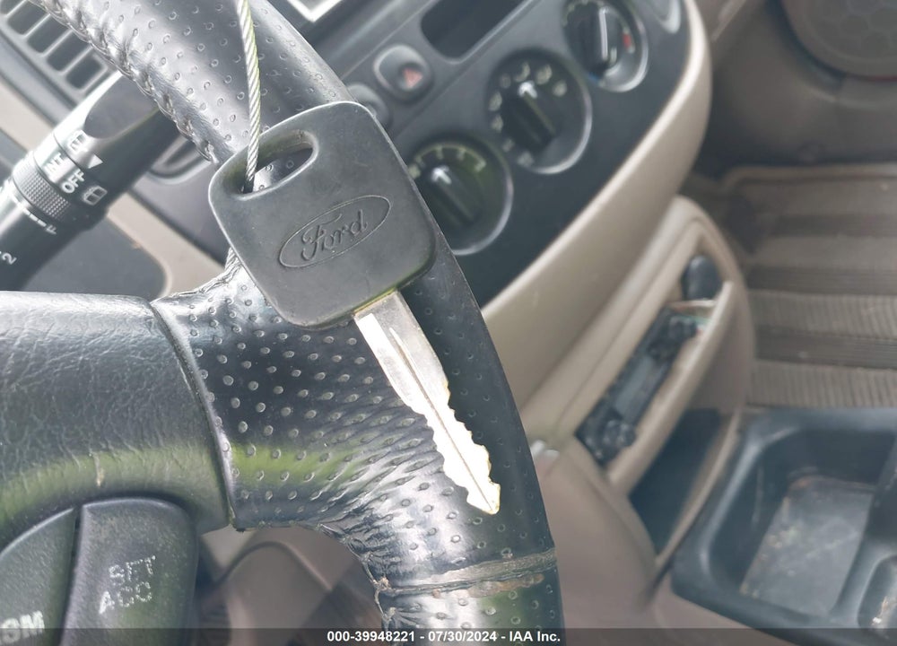 2001 FORD ESCAPE XLT VIN: 1FMCU04131KD85074