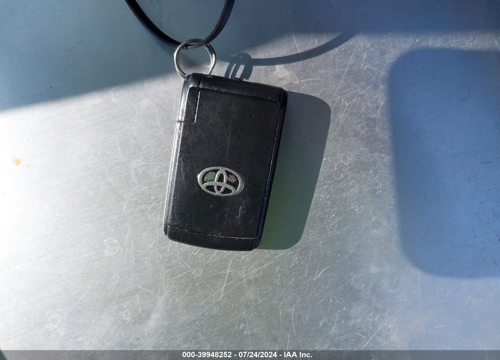2008 TOYOTA PRIUS VIN: JTDKB20U283420001