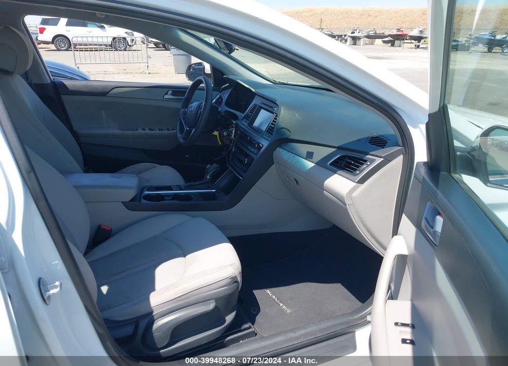 2016 HYUNDAI SONATA SE VIN: 5NPE24AF7GH335473