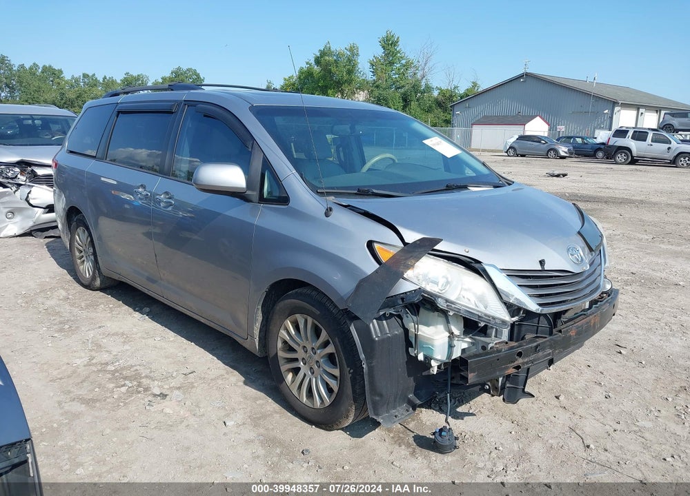2013 TOYOTA SIENNA XLE LIMITED VIN: 5TDYK3DC3DS299411