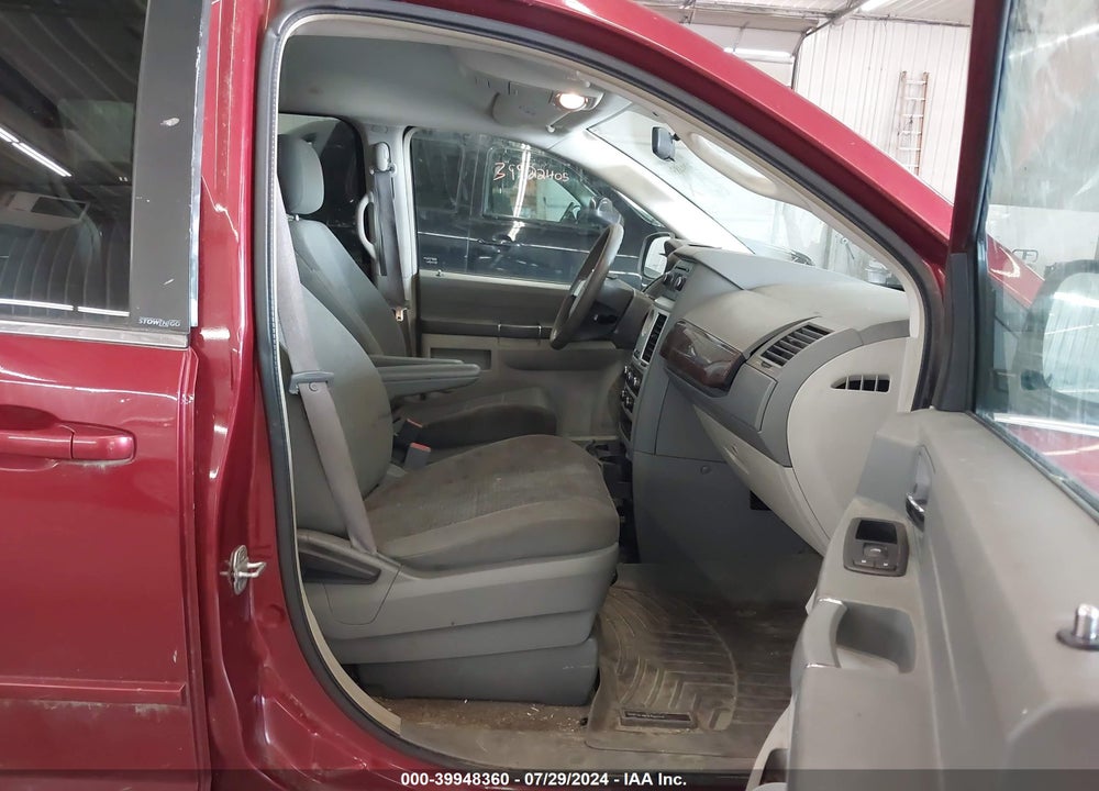 2010 CHRYSLER TOWN & COUNTRY NEW LX VIN: 2A4RR2D12AR301205