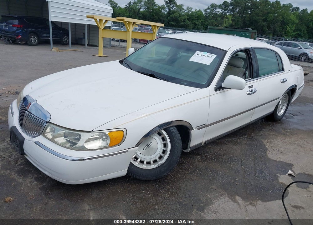1999 LINCOLN TOWN CAR EXECUTIVE VIN: 1LNHM81W4XY673437