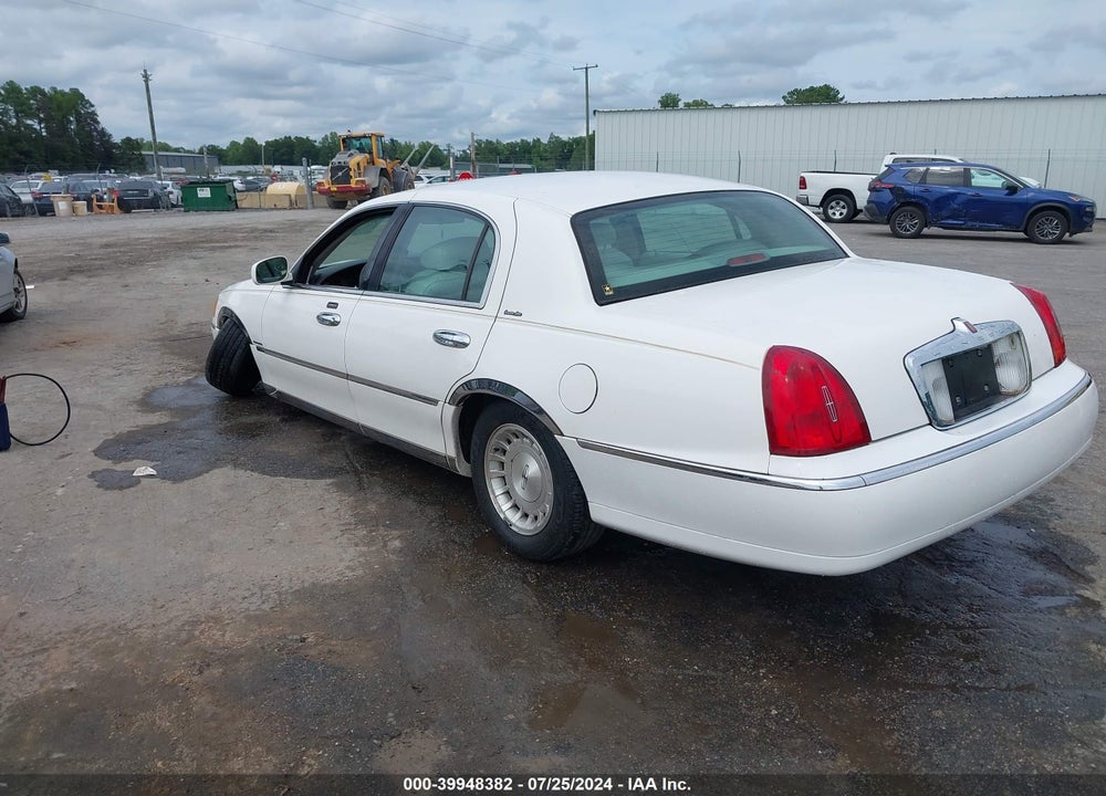 1999 LINCOLN TOWN CAR EXECUTIVE VIN: 1LNHM81W4XY673437