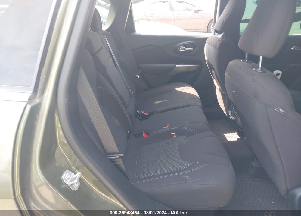 2019 JEEP CHEROKEE LATITUDE FWD VIN: 1C4PJLCB1KD143495