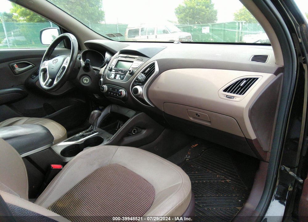 2011 HYUNDAI TUCSON GLS VIN: KM8JU3AC9BU300677