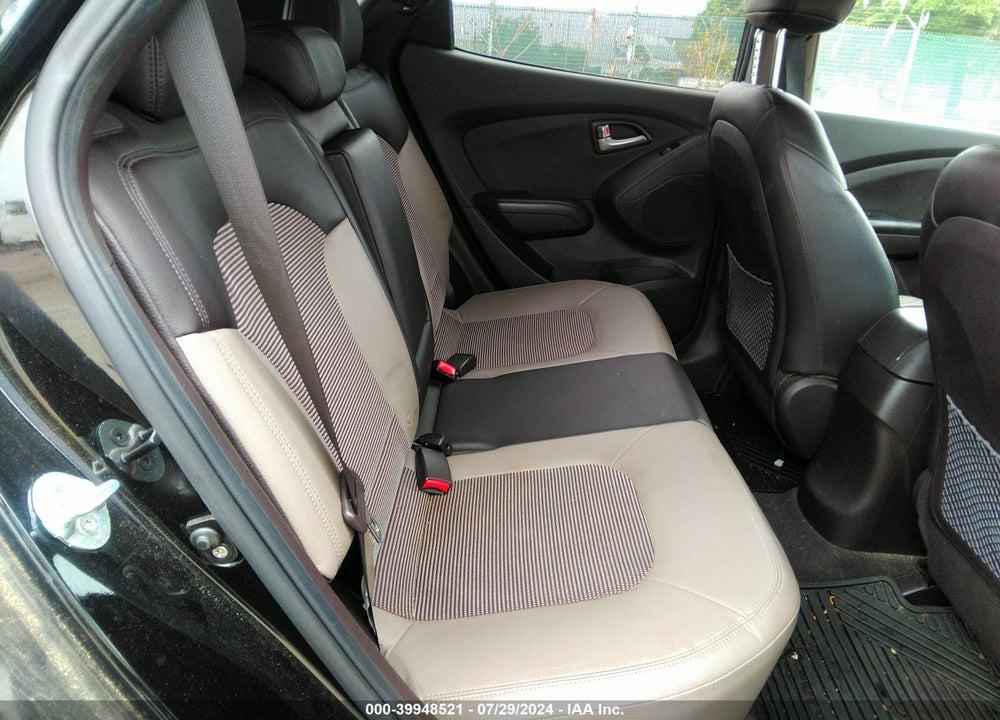 2011 HYUNDAI TUCSON GLS VIN: KM8JU3AC9BU300677