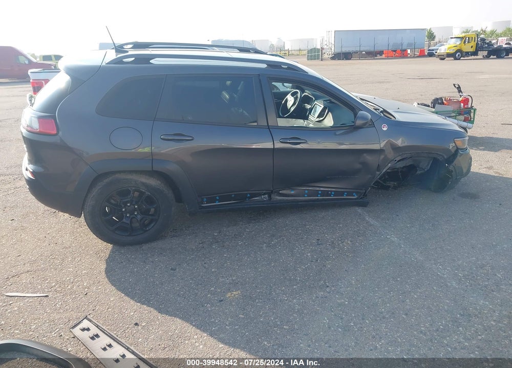 2019 JEEP CHEROKEE TRAILHAWK 4X4 VIN: 1C4PJMBN2KD152529