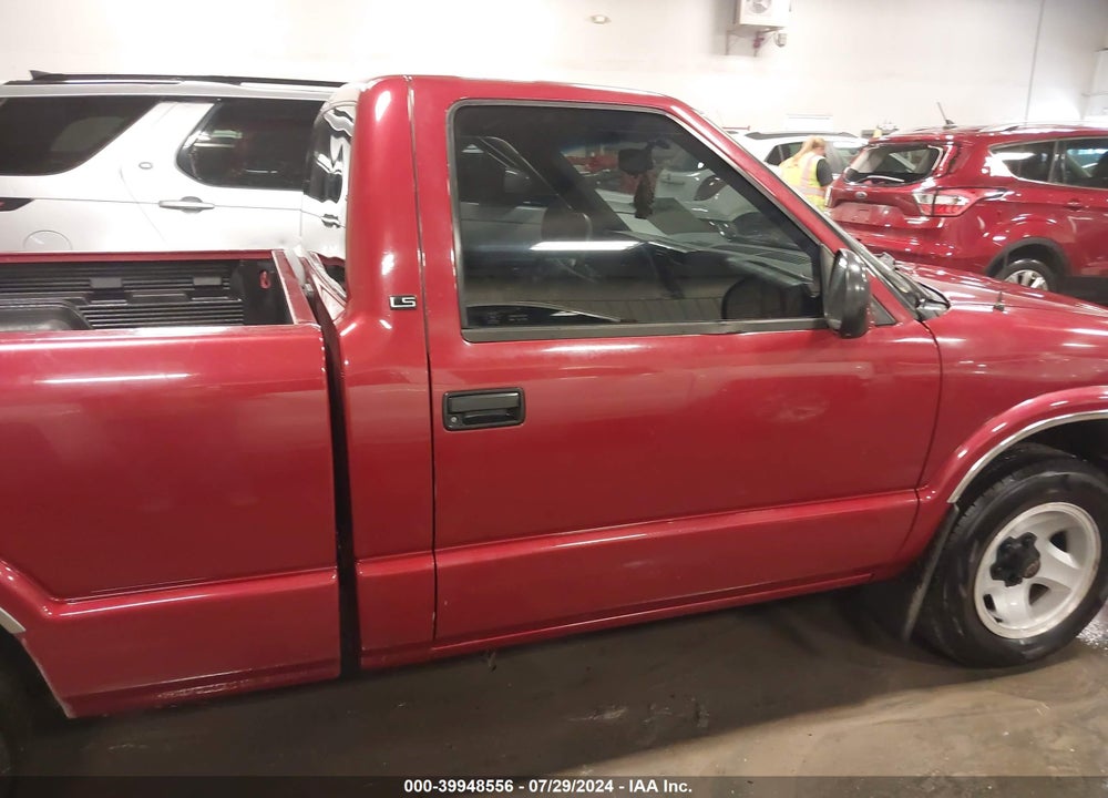 1994 CHEVROLET S TRUCK S10 VIN: 1GCCS14Z8R8128023