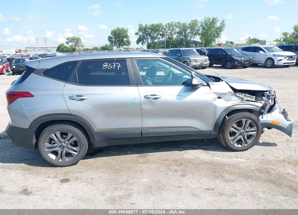 2023 KIA SELTOS LX VIN: KNDEPCAA5P7385552