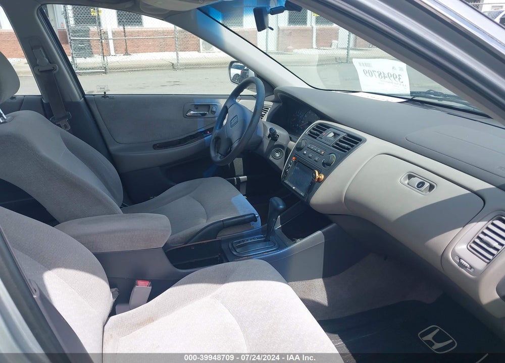 2002 HONDA ACCORD 2.3 SE VIN: JHMCG56782C029174