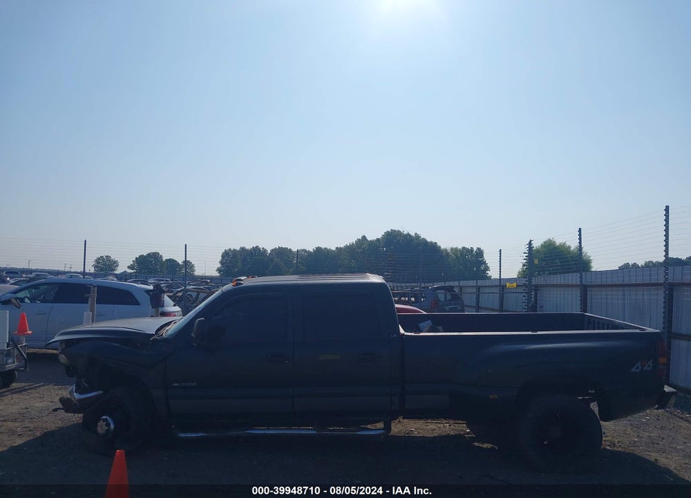 2002 CHEVROLET SILVERADO 3500 LS VIN: 1GCJK33G82F191482