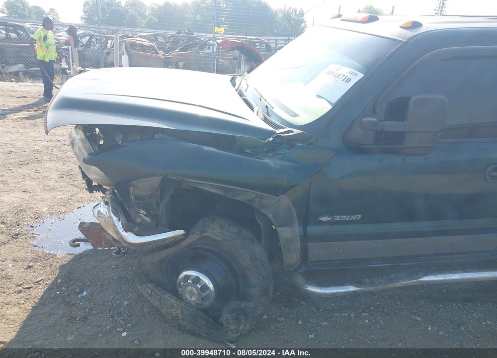 2002 CHEVROLET SILVERADO 3500 LS VIN: 1GCJK33G82F191482