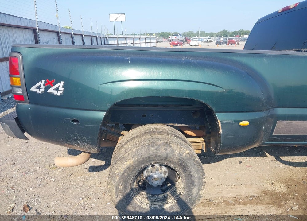 2002 CHEVROLET SILVERADO 3500 LS VIN: 1GCJK33G82F191482