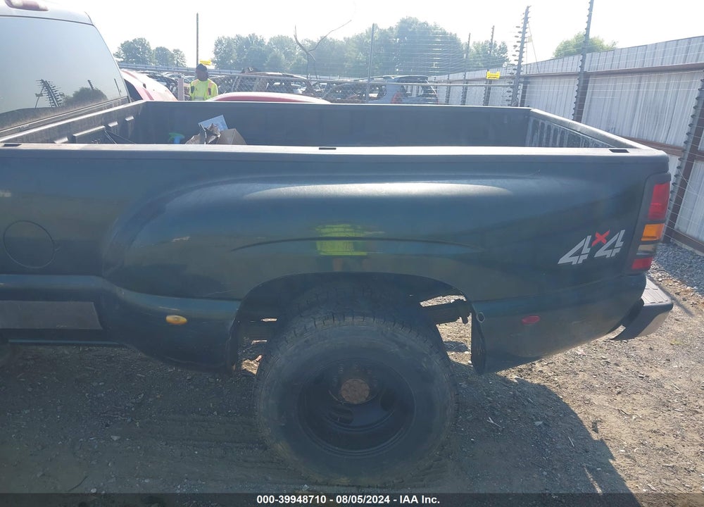 2002 CHEVROLET SILVERADO 3500 LS VIN: 1GCJK33G82F191482