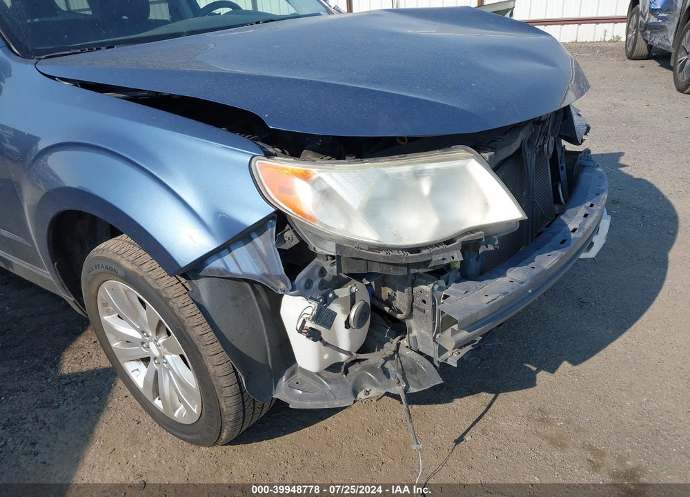 2011 SUBARU FORESTER 2.5X PREMIUM VIN: JF2SHADC1BH733630